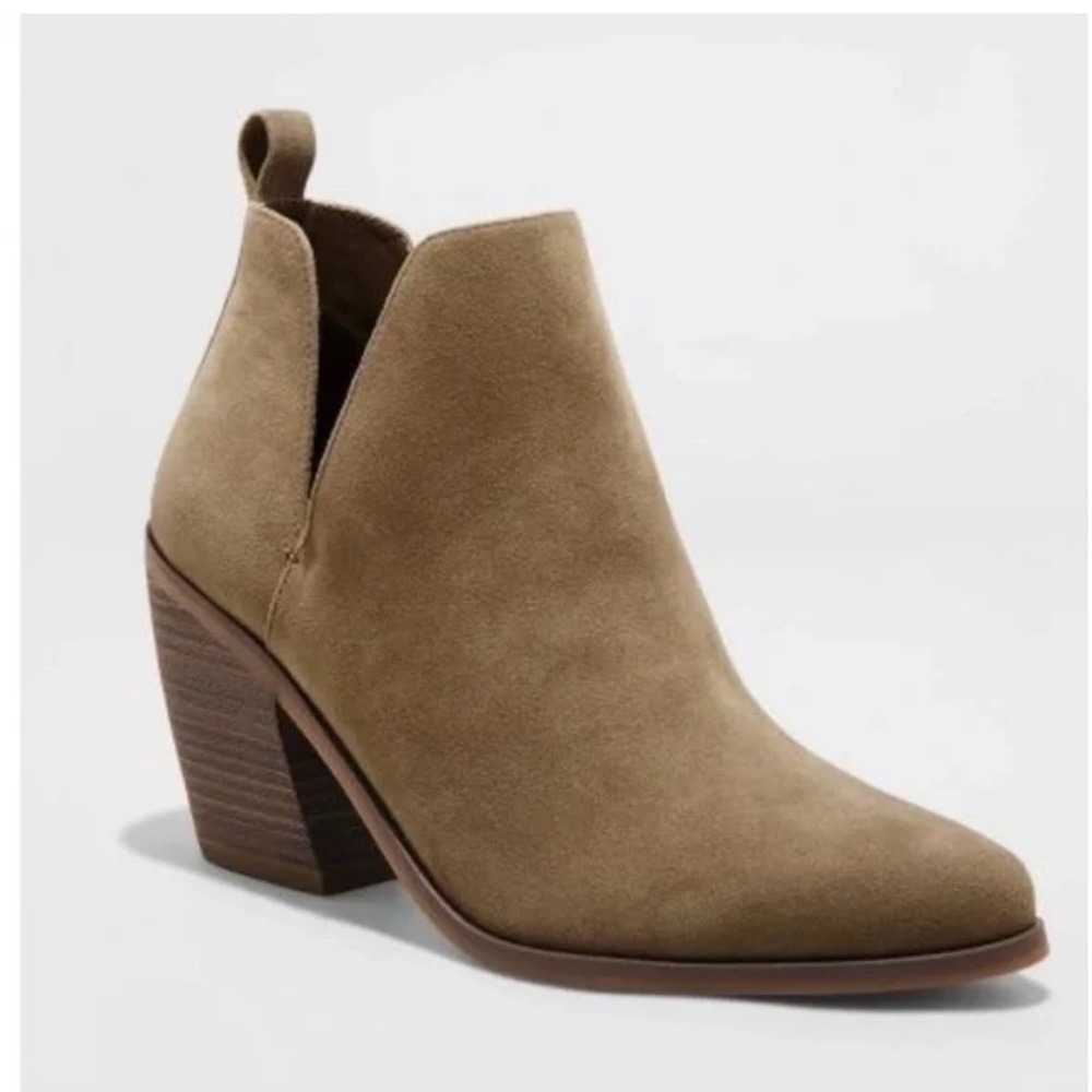Universal Thread Tan Ankle Boots